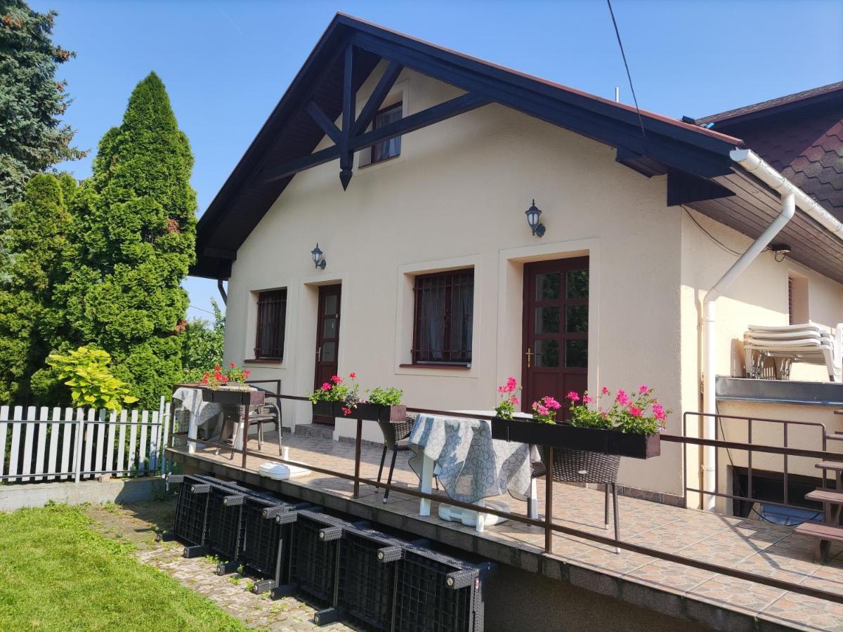 Feszek Apartmanhaz Vonyarcvashegy Luaran gambar