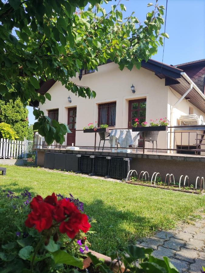 Feszek Apartmanhaz Vonyarcvashegy Luaran gambar