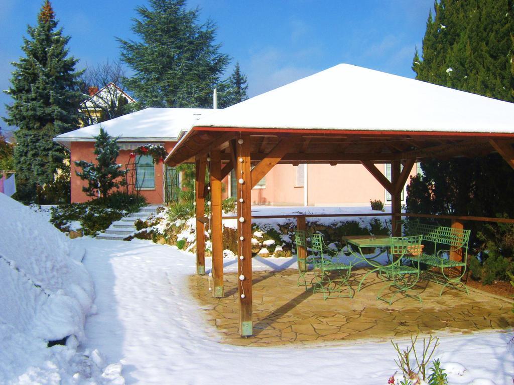 Feszek Apartmanhaz Vonyarcvashegy Luaran gambar