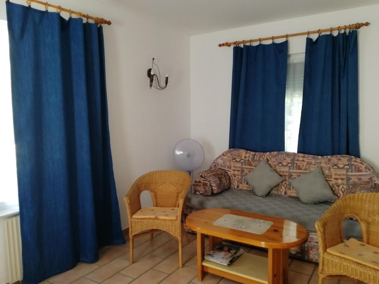 Feszek Apartmanhaz Vonyarcvashegy Luaran gambar