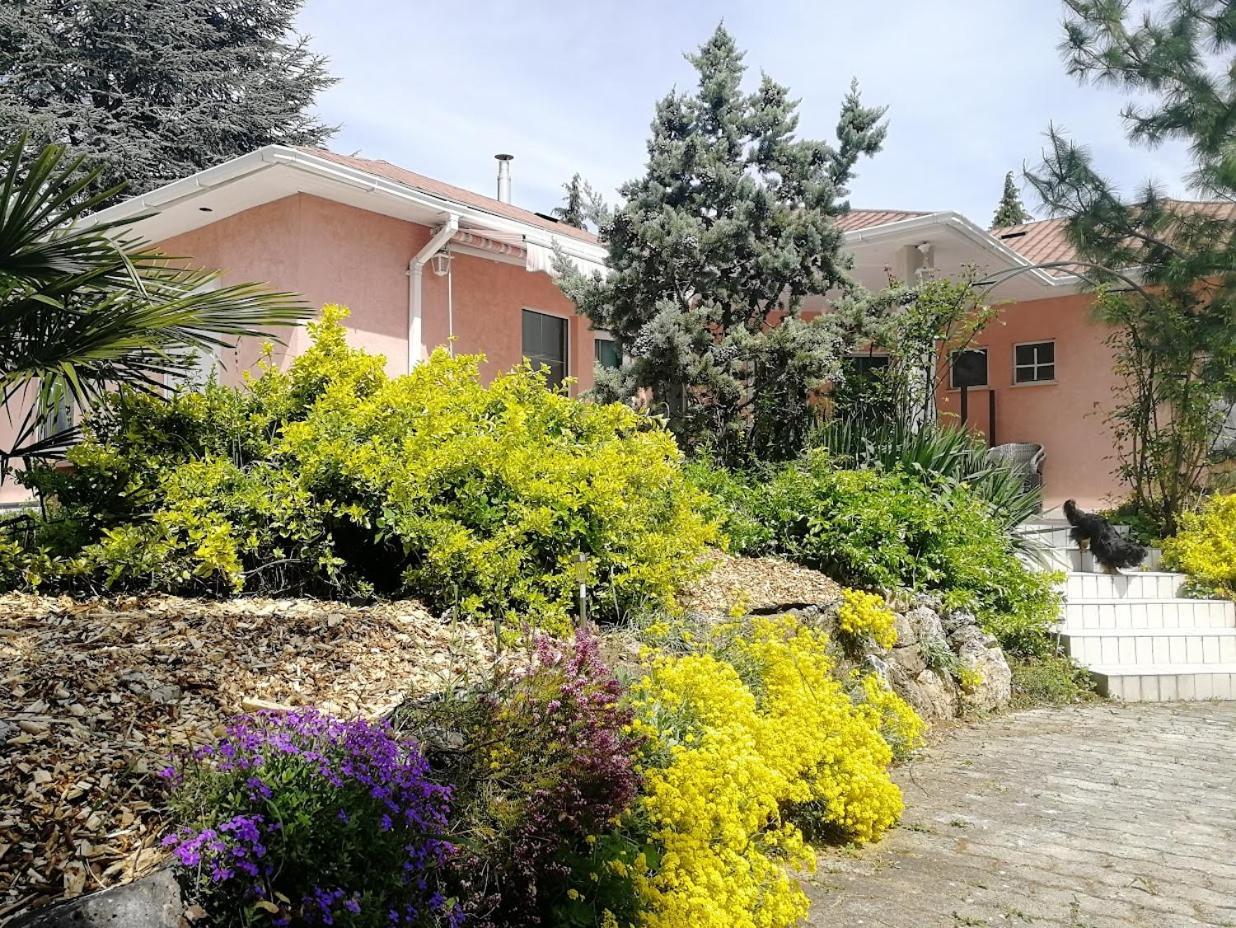 Feszek Apartmanhaz Vonyarcvashegy Luaran gambar