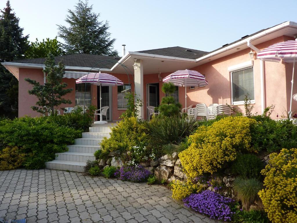 Feszek Apartmanhaz Vonyarcvashegy Luaran gambar
