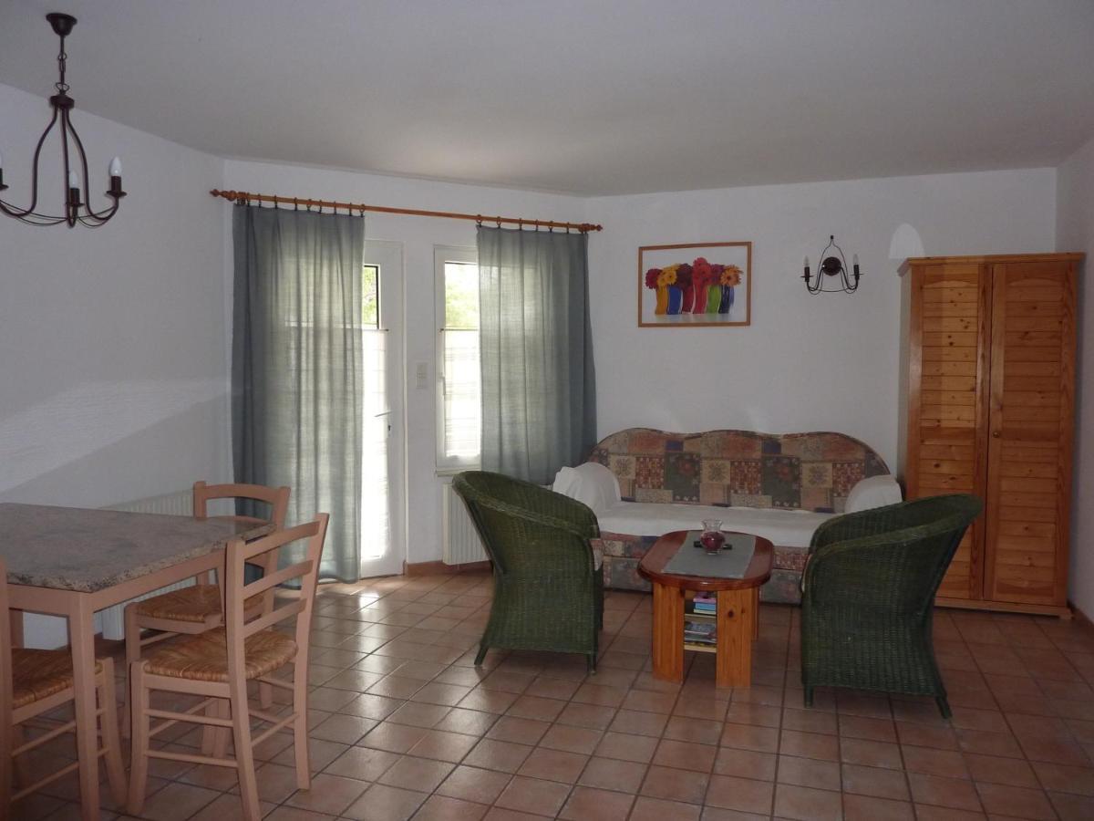 Feszek Apartmanhaz Vonyarcvashegy Bilik gambar